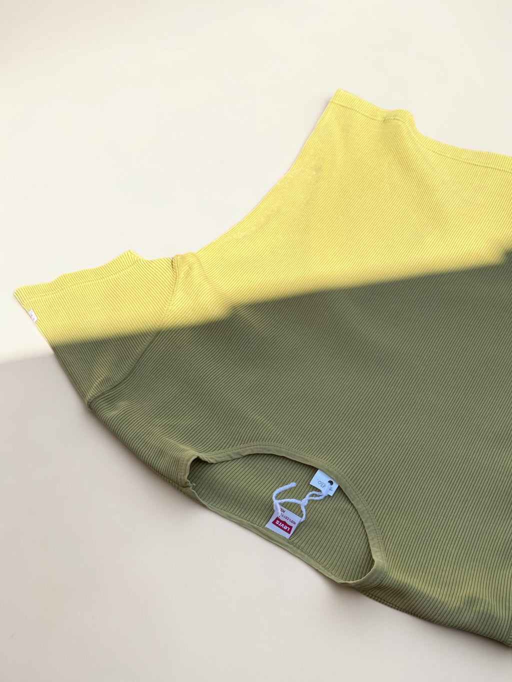 Y2K Levi's T-shirt lime green size XL women's – view 2