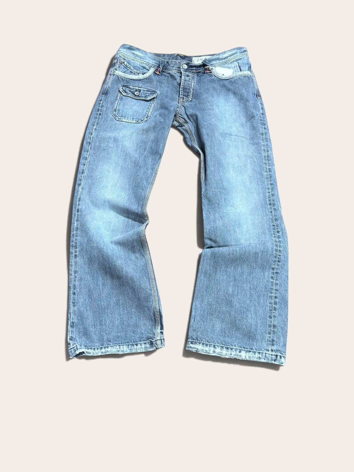 Jean – Teddy Smith – 38 – Homme