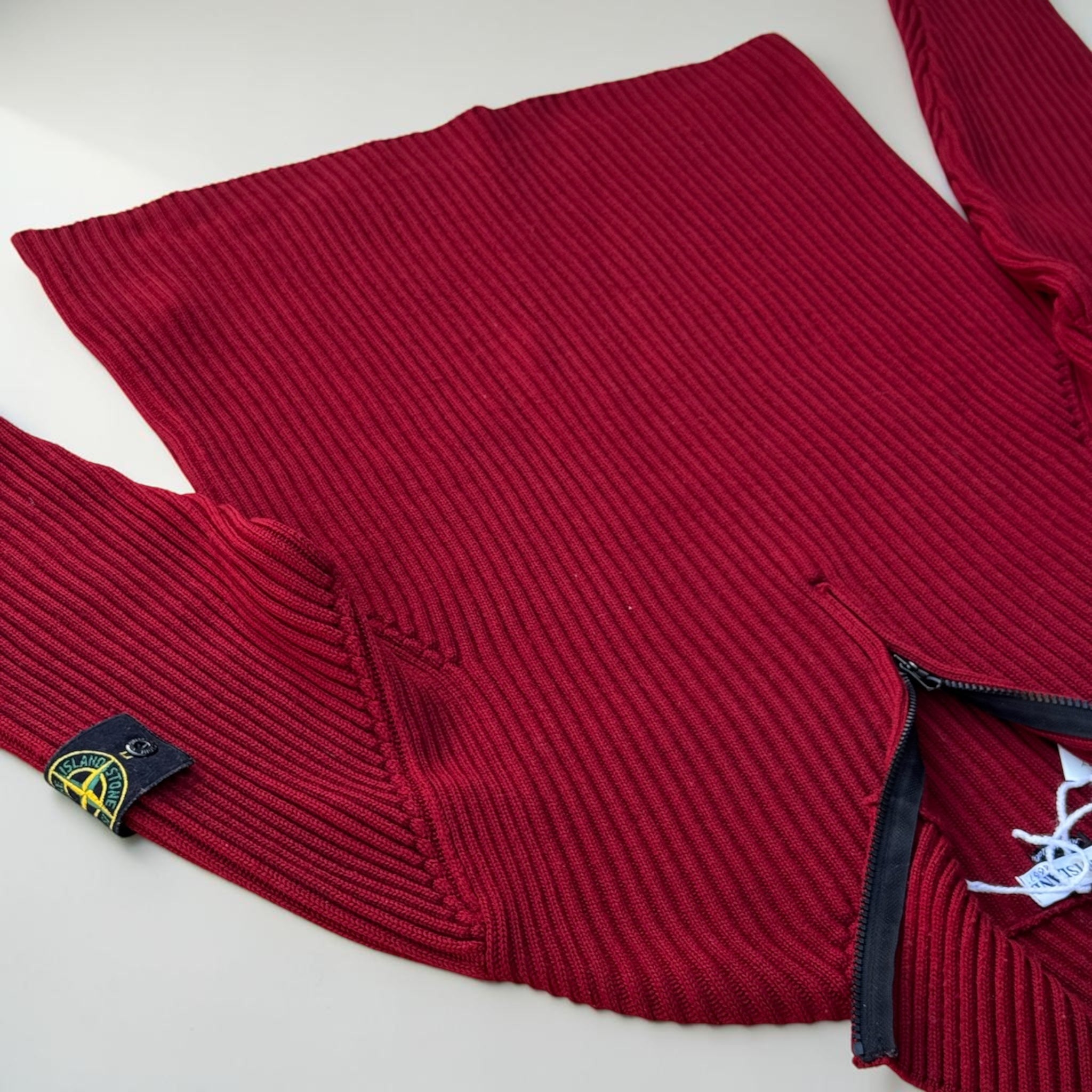 PULL STONE ISLAND ROUGE MAILLE CÔTELÉE ZIP – XL – VINTAGE – HOMME