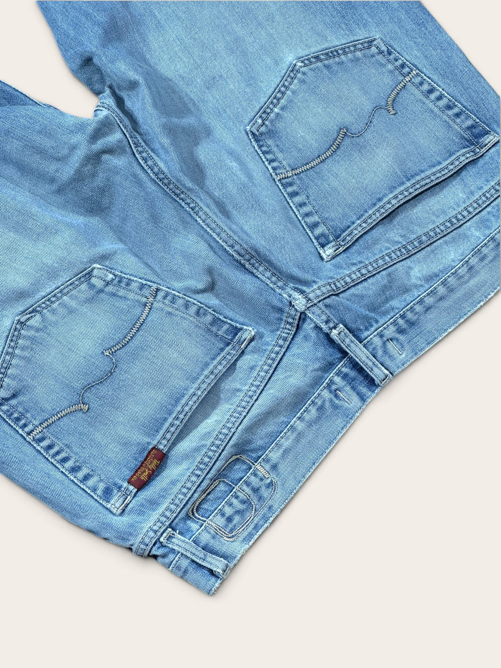 Jean – Teddy Smith – 38 – Homme