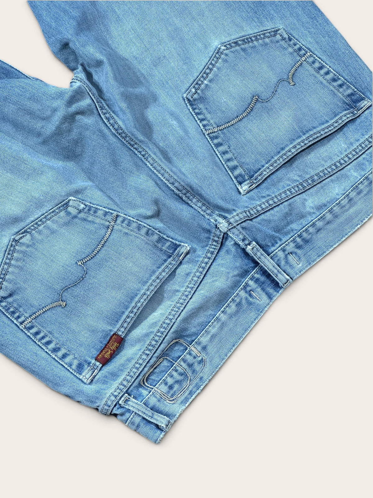 Jean – Teddy Smith – 38 – Homme