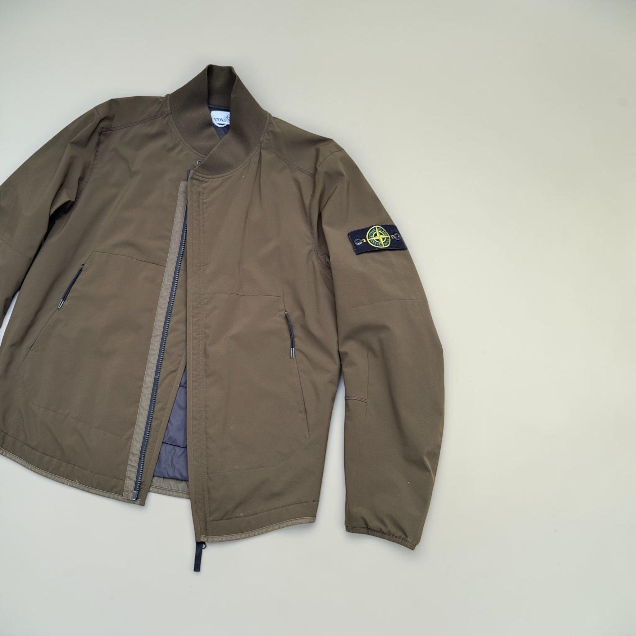 Veste Stone Island Soft Shell-R vert olive – L – Mixte