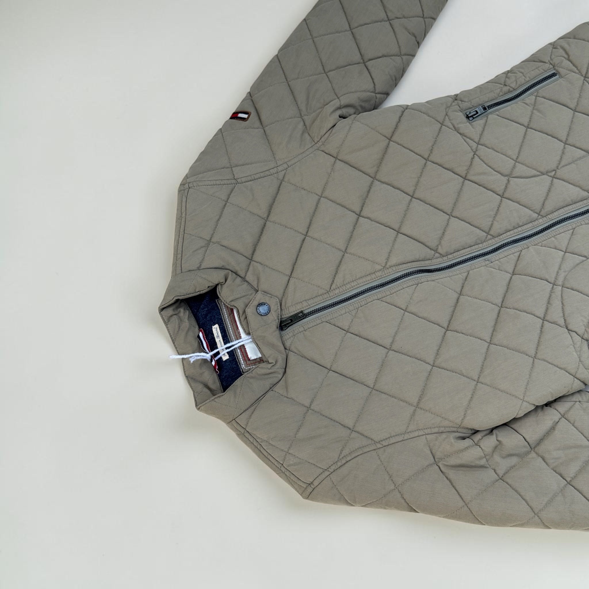 VESTE MATELASSÉE TOMMY HILFIGER KAKI – S – VINTAGE – femme