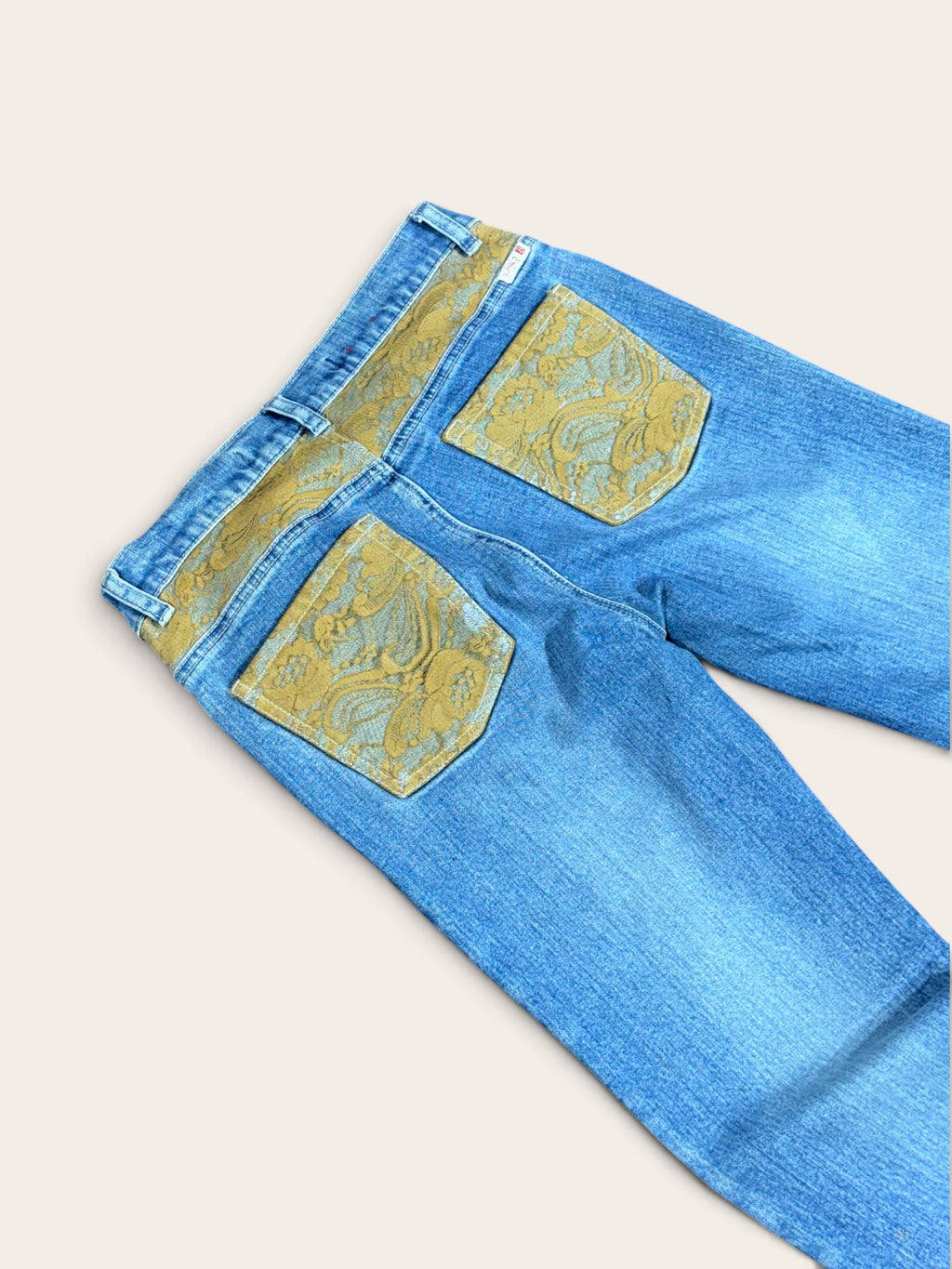 Jean – Buffalo – 29 – Femme