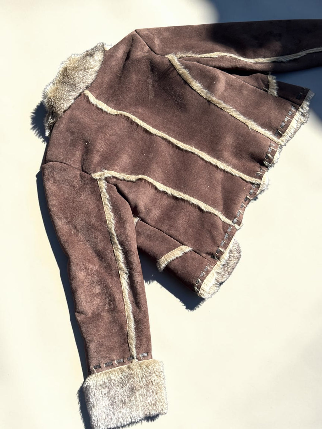 Veste en suédine effet peau lainée – Marron – Taille 2 – Femme – Y2K — photo complémentaire 4
